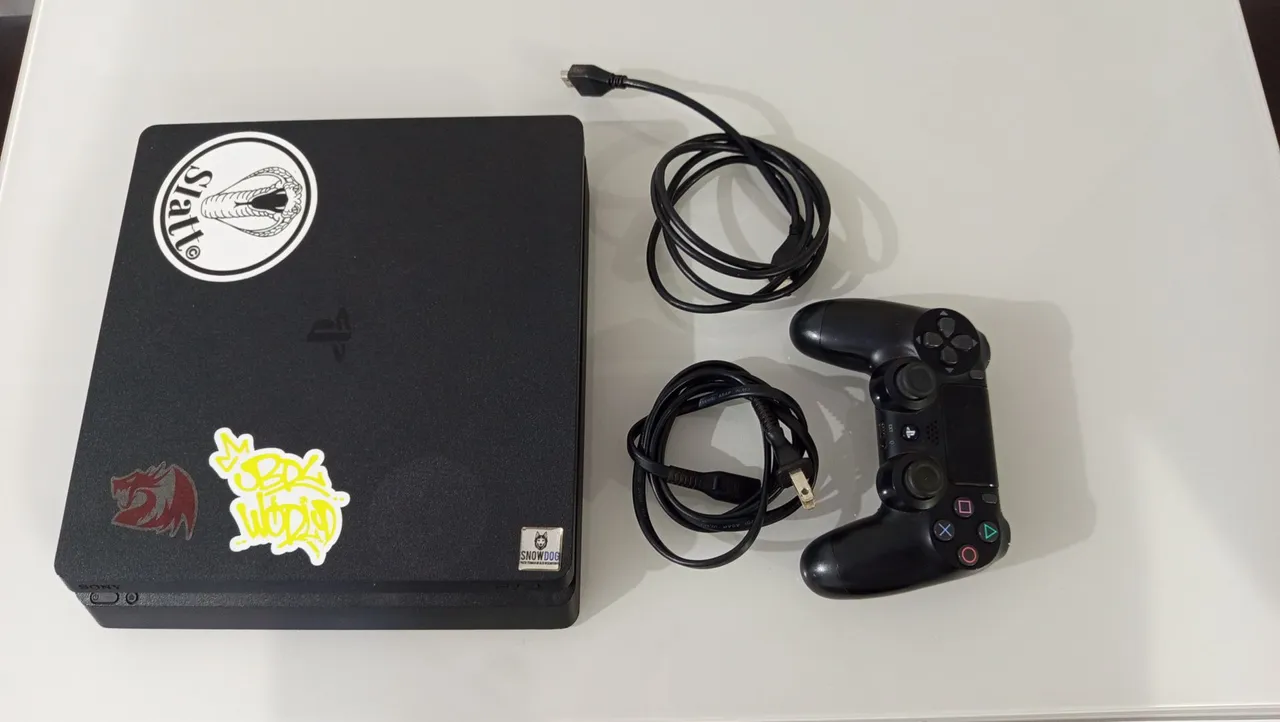 Playstation 4 slim