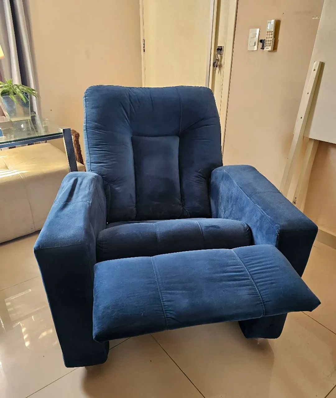 Poltrona Reclinável Azul Confortável