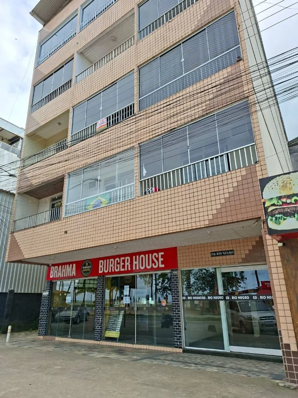 Apartamento de 01 QT em prédio beira mar em Piúma ES