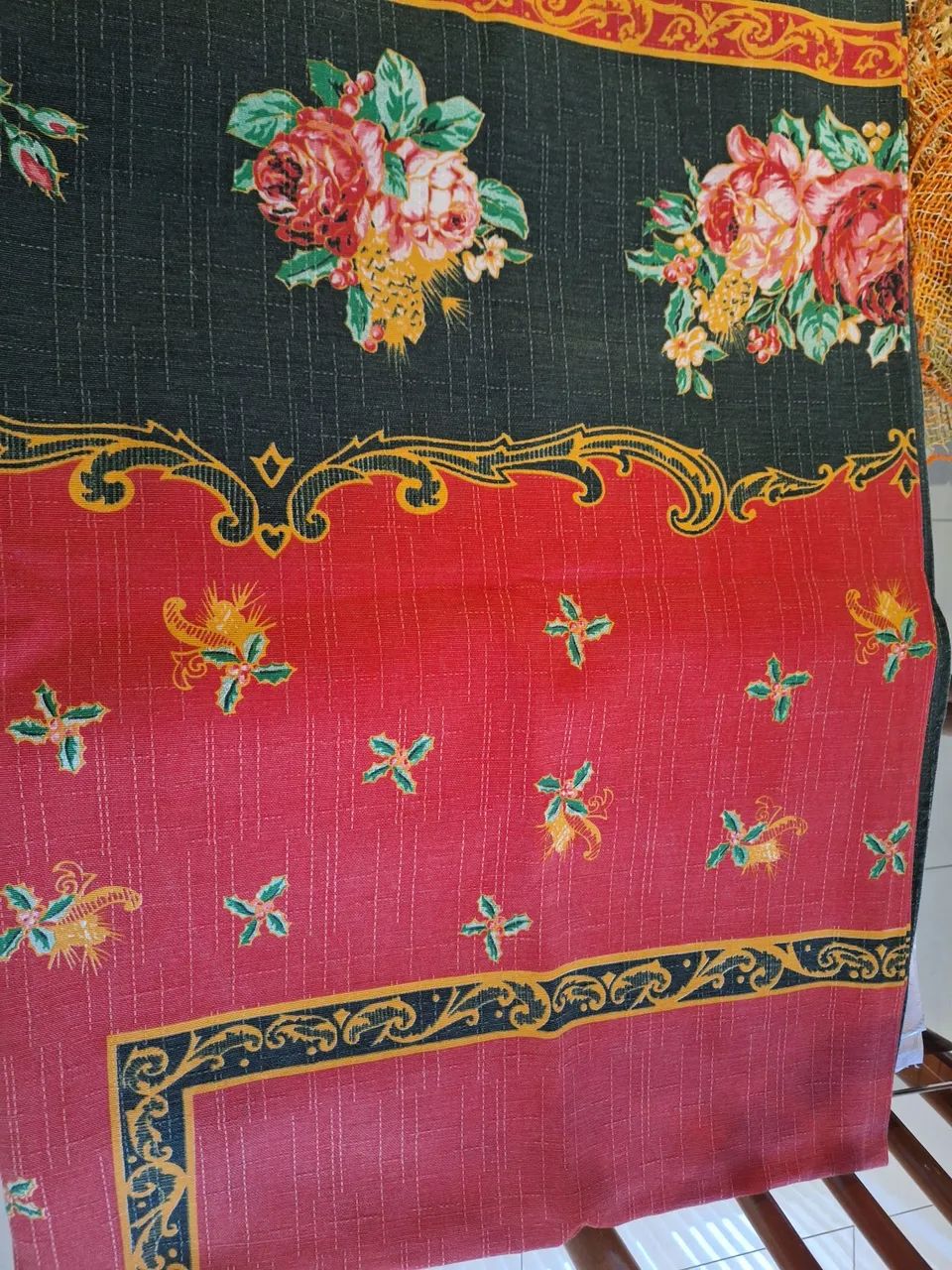 Lindas toalhas de mesa retangular para 6/8 cadeiras.   Para várias comemoracoes - Foto 2