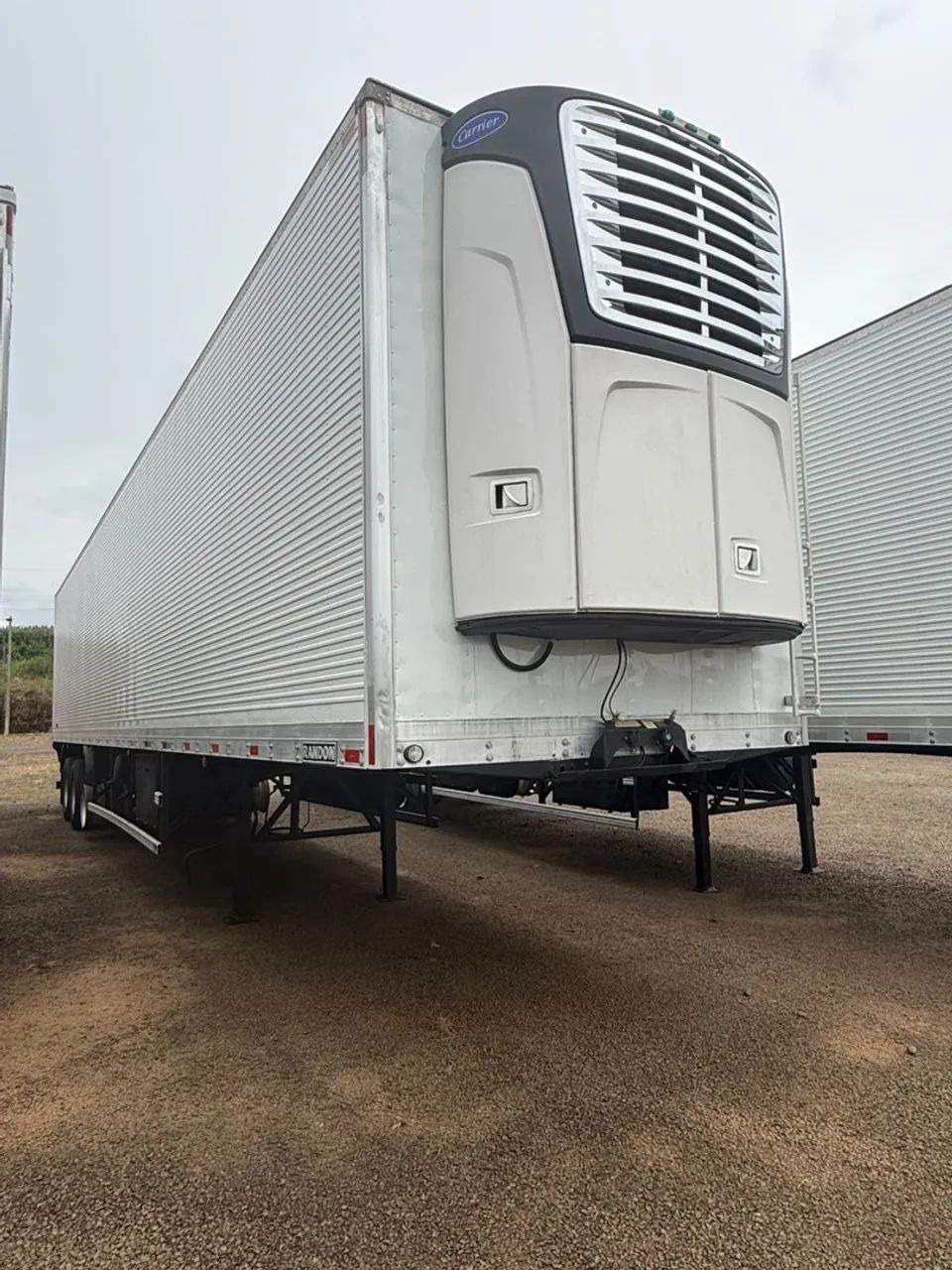Randon 28 paletes ano 2017 Carrier 7300
