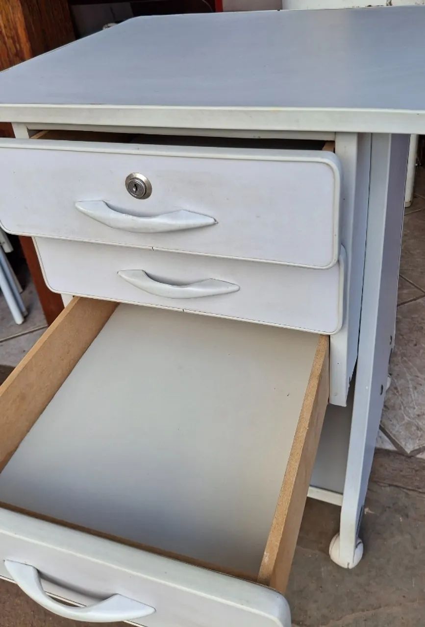 Mesa Auxiliar com Rodinhas 3 Gavetas e Nicho Inferior - Foto 5