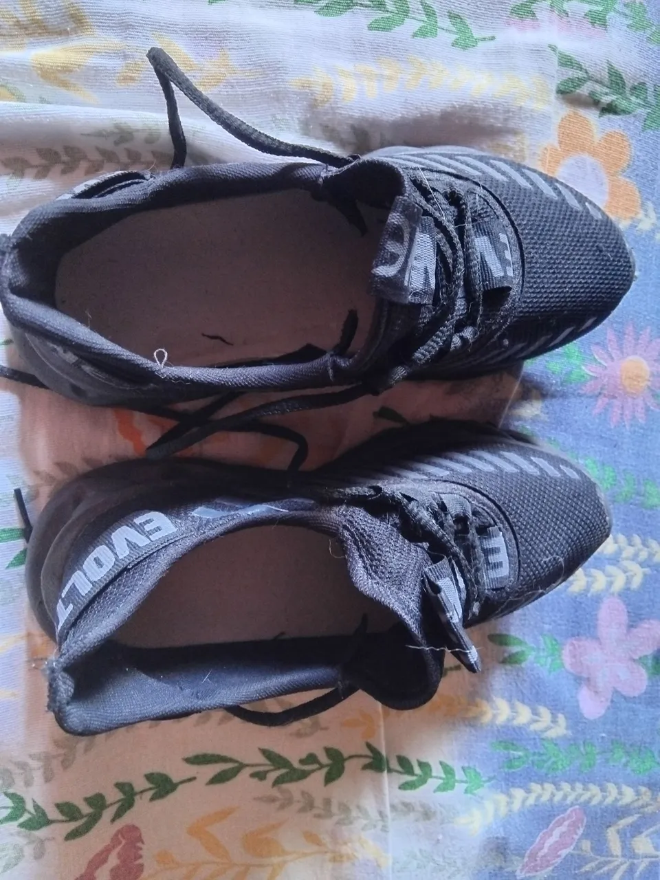 Tênis Esportivo Evoltenn Preto - Conforto e Estilo