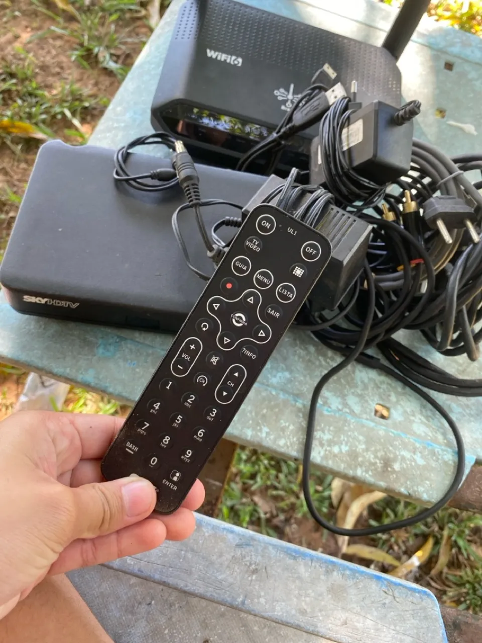 Controle Remoto SKY HDTV + Aparelho e Roteador