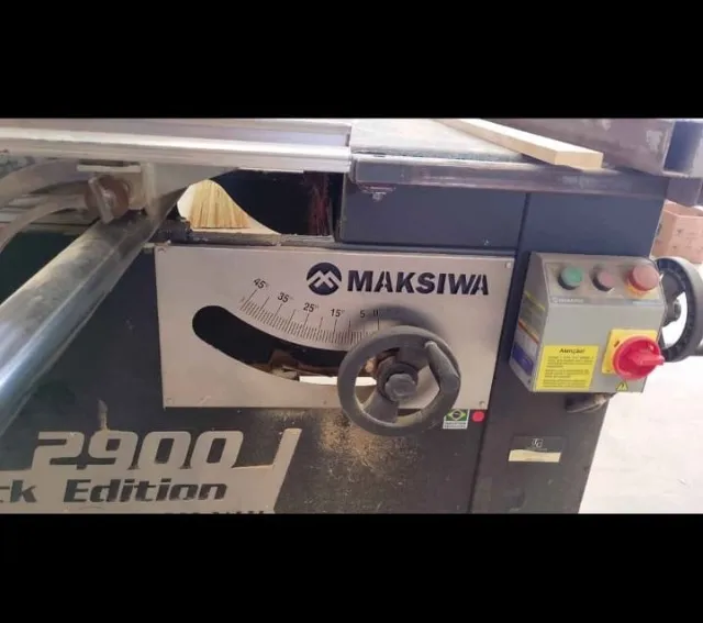 esquadrejadeira maksiwa 2900