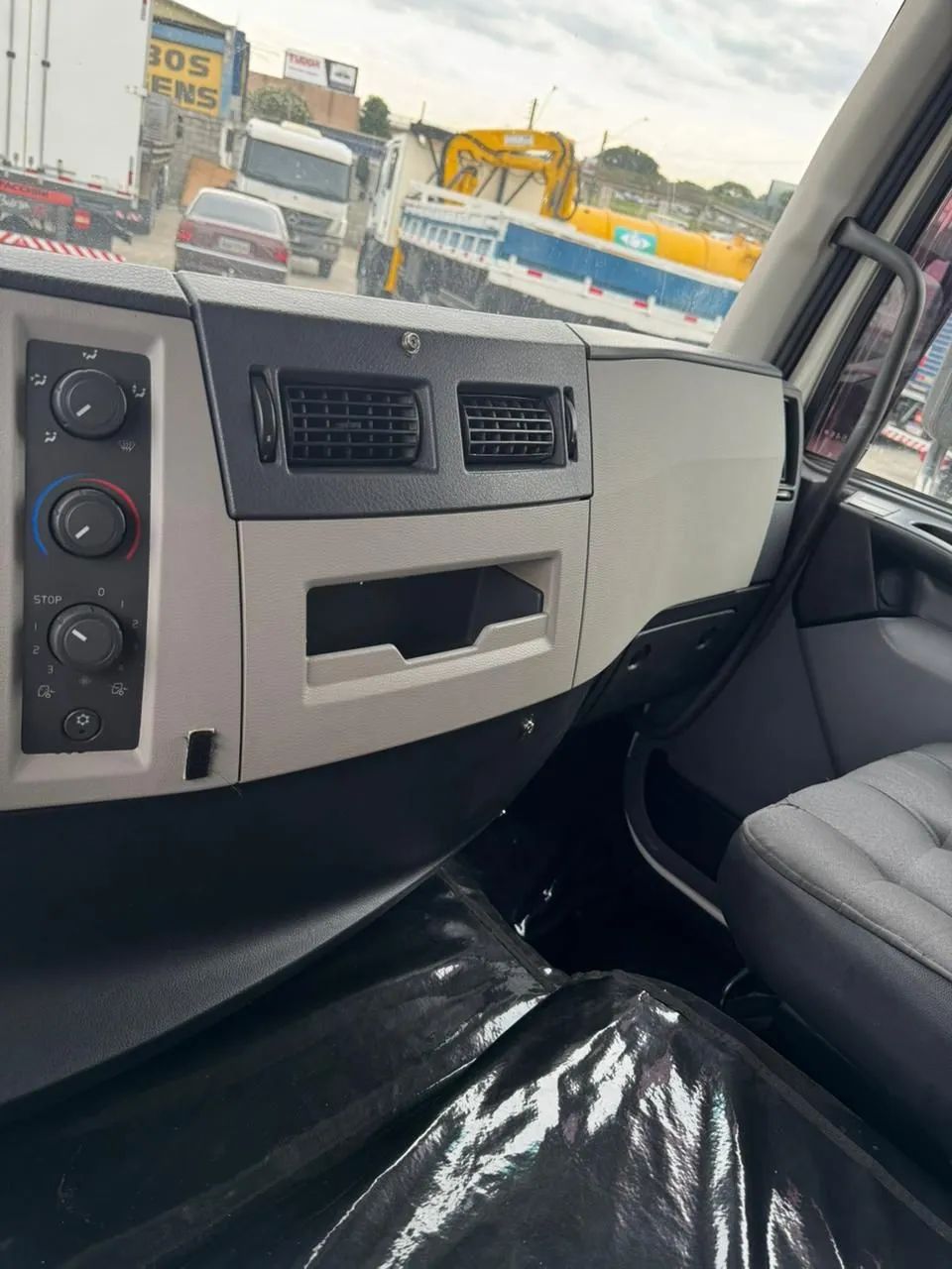 VM 330 Bitruck 8x2 Chassi 2019 - Foto 4