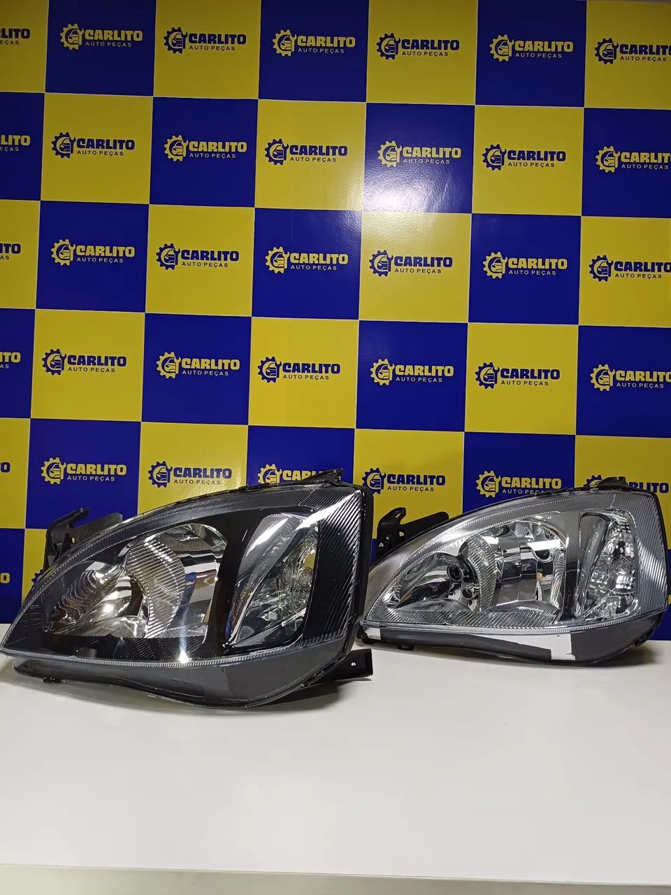 Farol GM Montana/Corsa2 03/11 Cromado ou Máscara negra L/D L/E
