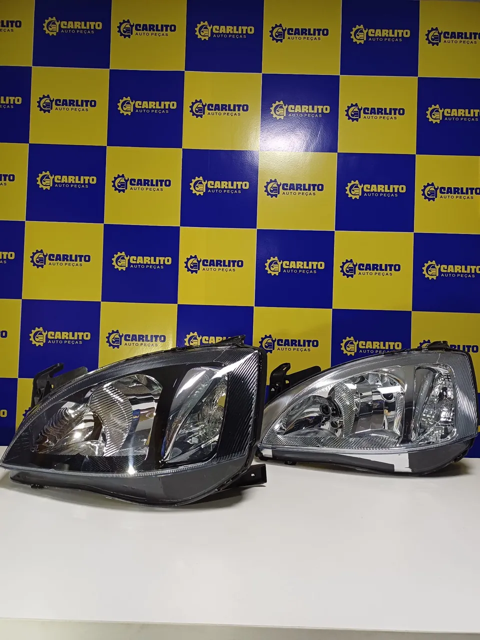 Farol GM Montana/Corsa2 03/11 Cromado ou Máscara negra L/D L/E