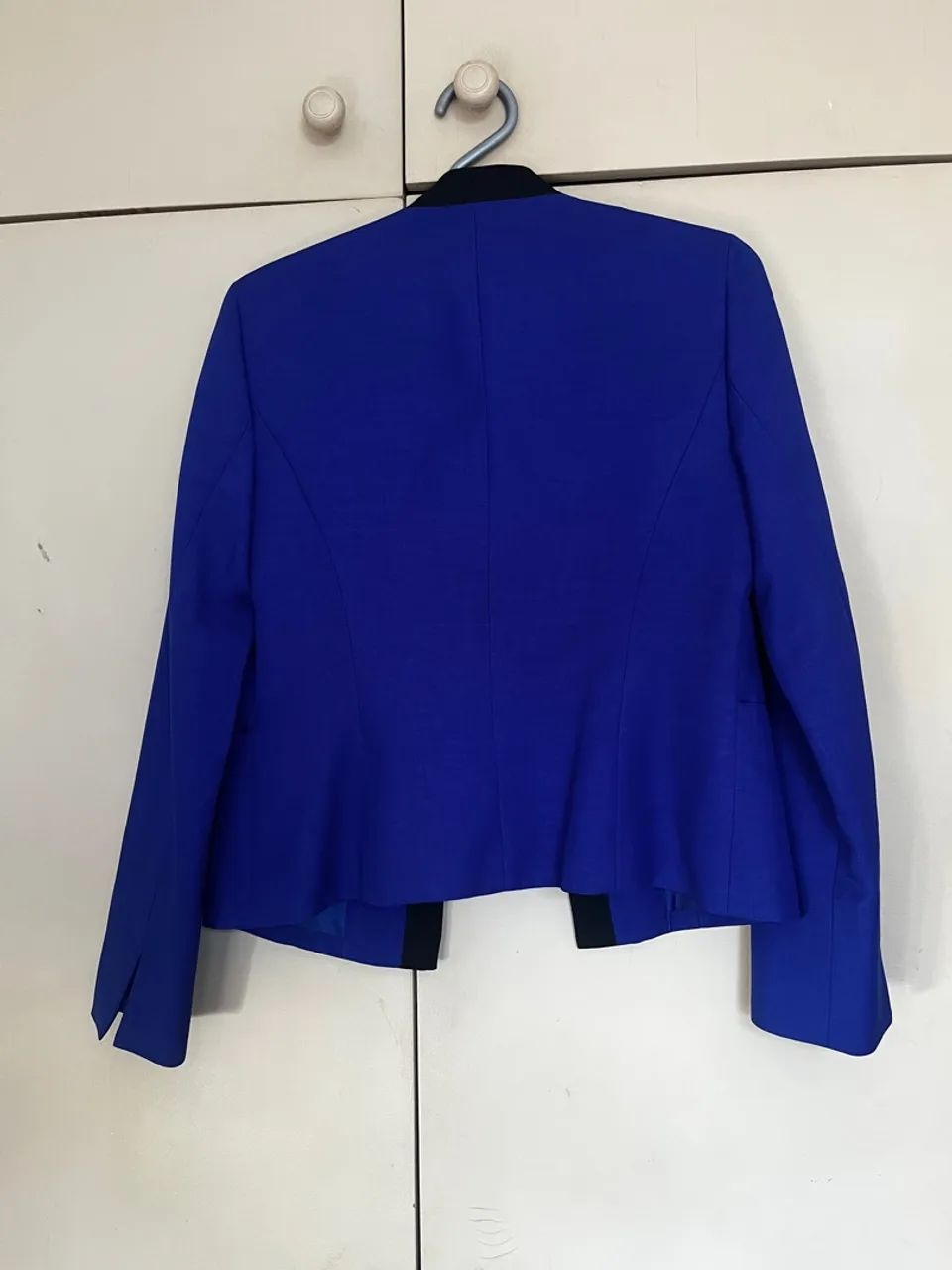 Blazer  azul com detalhes em preto - Foto 3