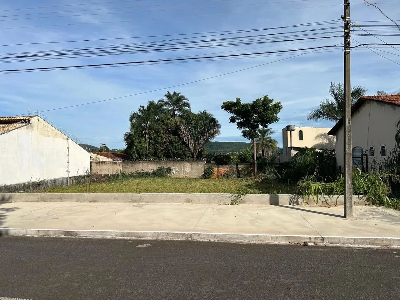 Vende-se dois lotes na Avenida C, Bairro Itanhangá 2, Caldas Novas-GO