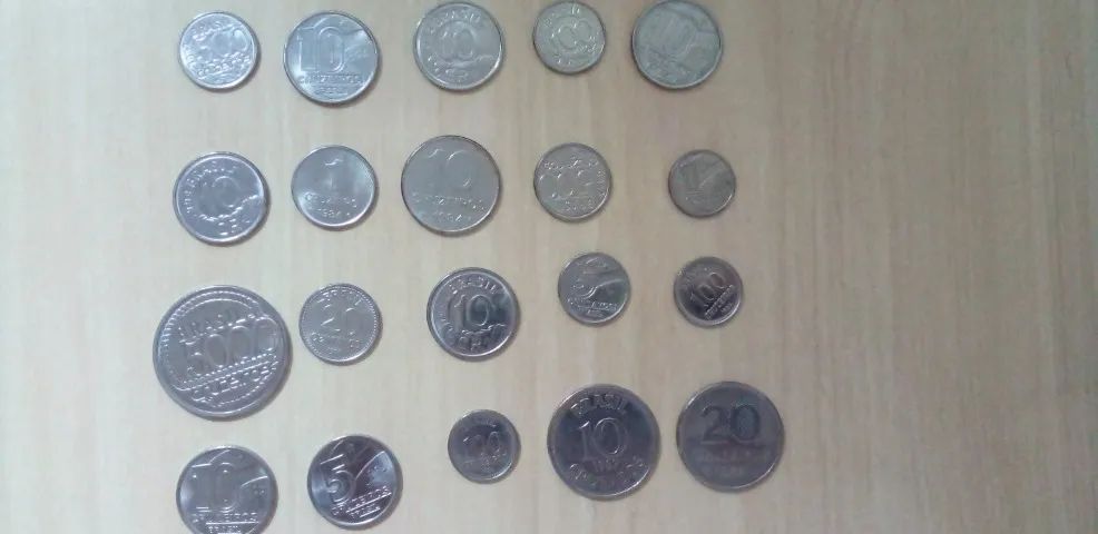 moedas colecionaveis antigas 350 reais o conjunto - Foto 2