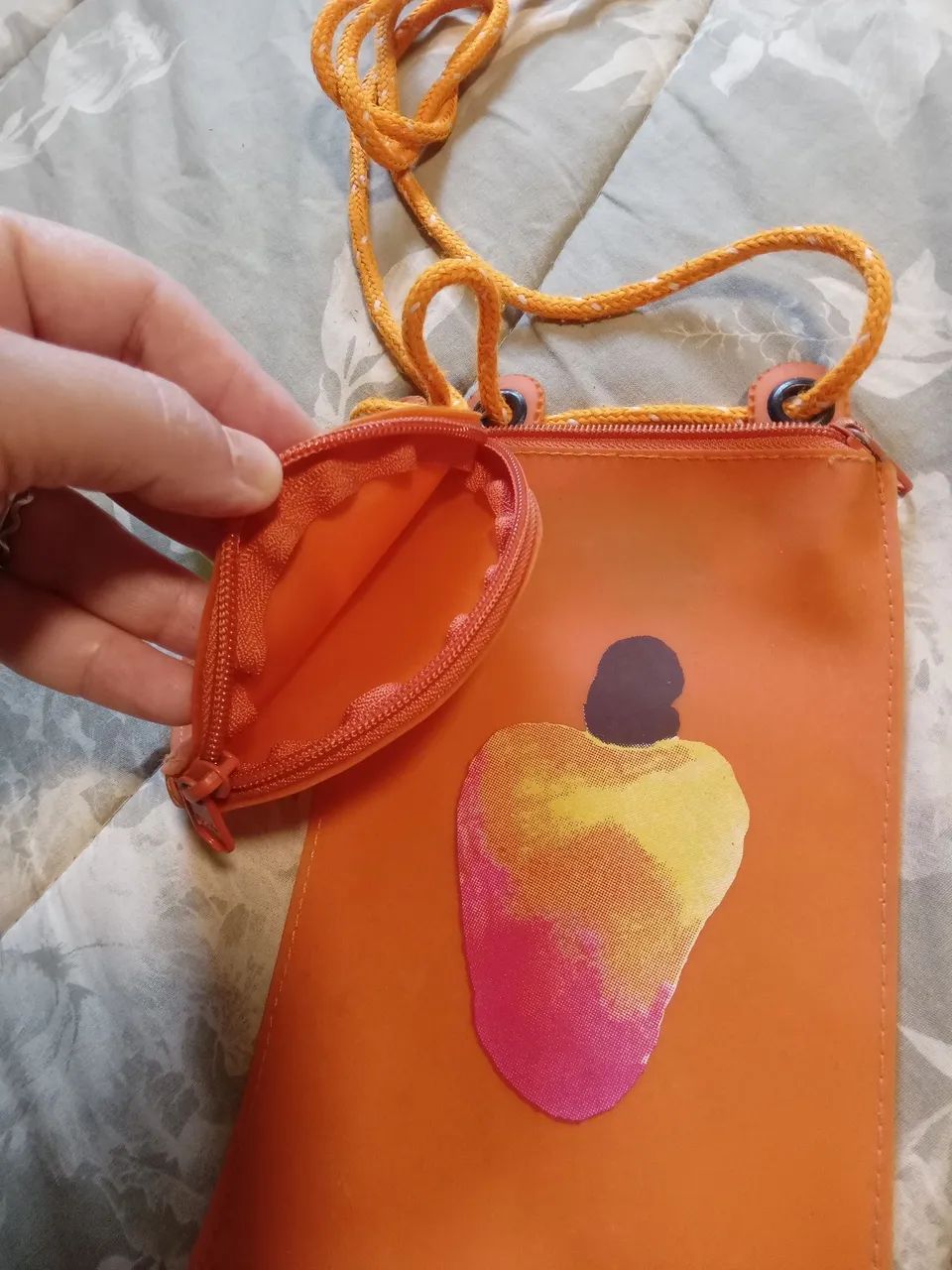 Kit Bolsa Farm e Carteira Laranja Frutinhas - Foto 3