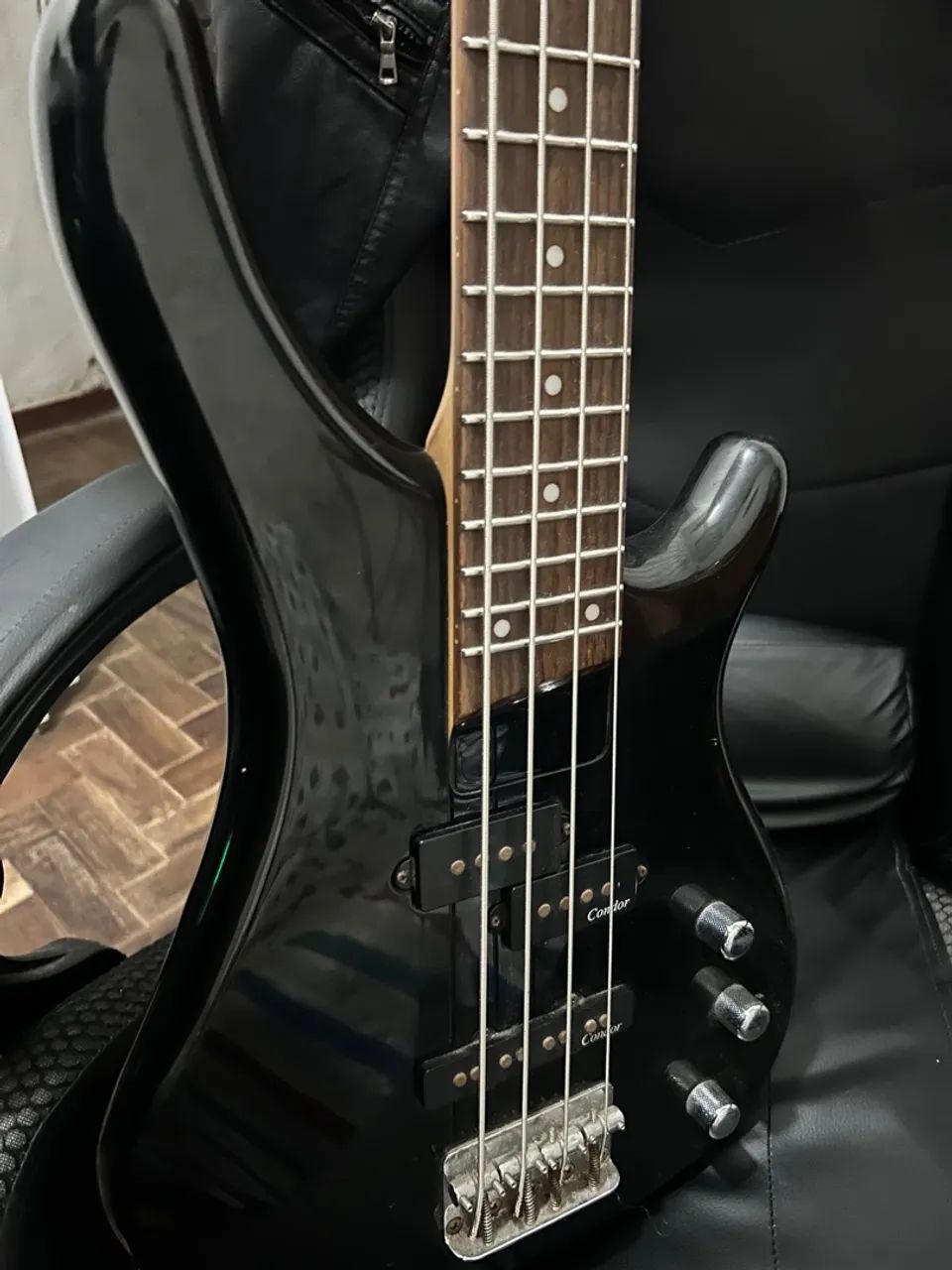 Baixo Condor BX 12 perfeito
