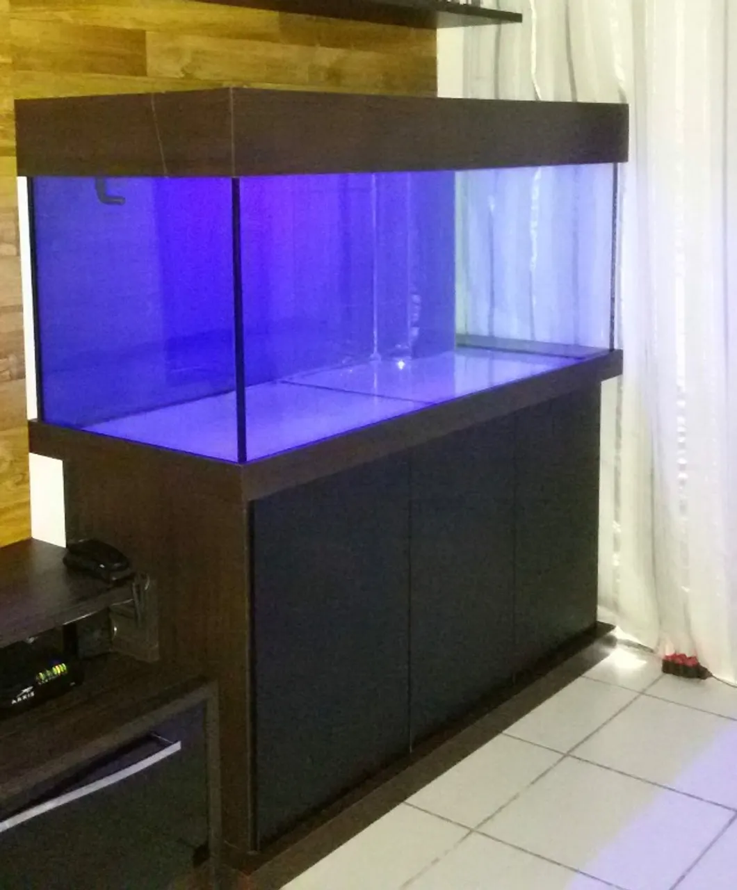 Vendo aquário 529L com Sump e móvel usados
