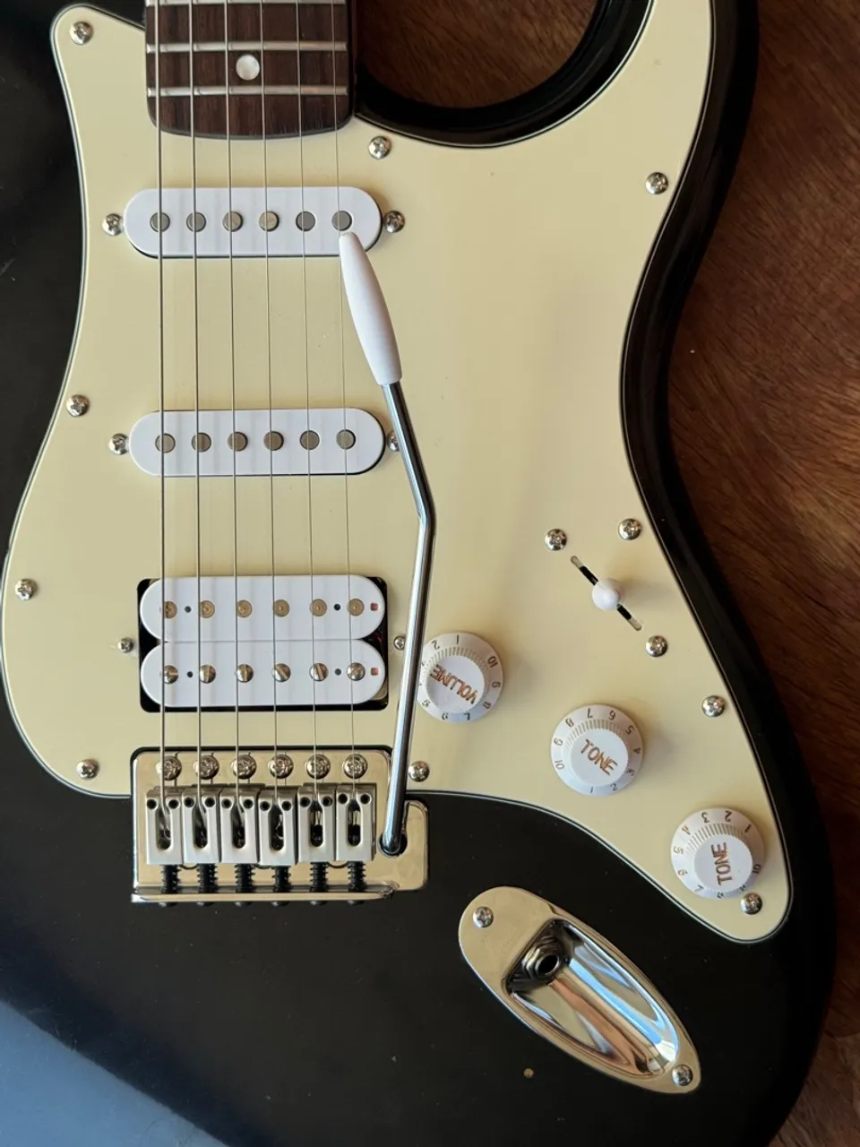 Guitarra Squier Stratocaster Affinity com Upgrades