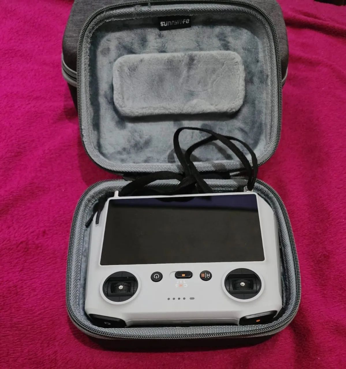 Drone DJI Mini 3 Pro com acessórios combo fly - Foto 3