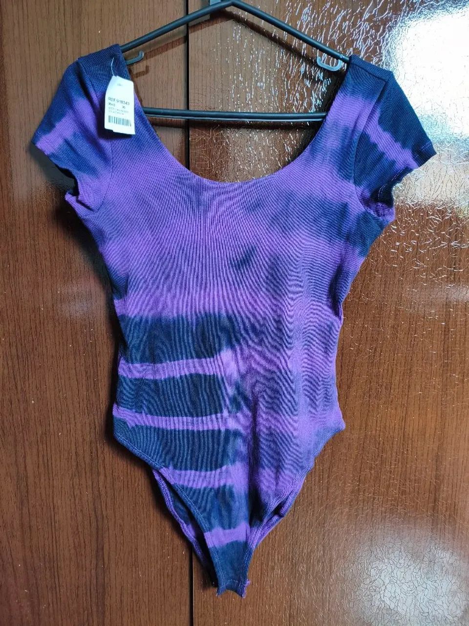 Body tie dye canelado roxo e preto - Foto 3
