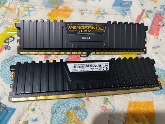 2x Memoria Ram Corsair Vengeance 8 gb ddr4 2400mhz