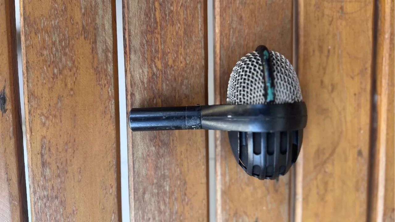Microfone AKG D112 para bumbo e graves - Foto 3