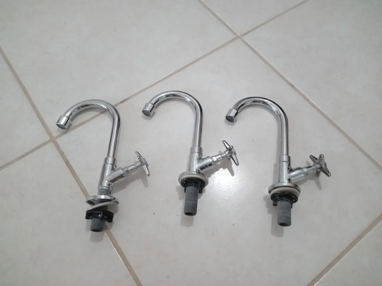 Torneiras Cromadas para Banheiro ou Cozinha