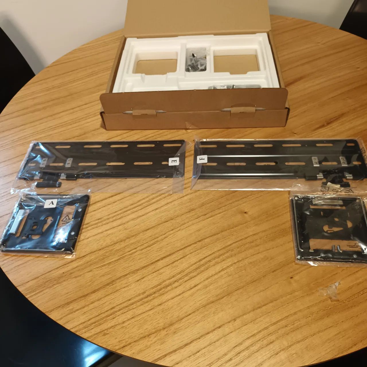 Suporte de parede para tv Sansungue  - Foto 4