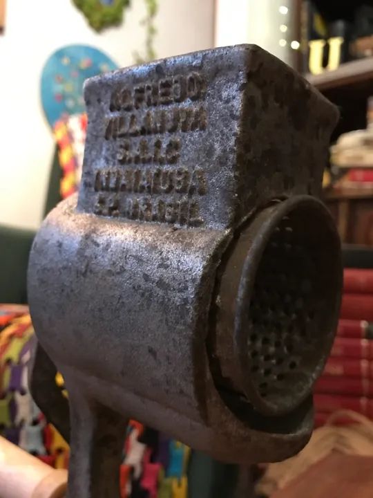 Ralador de queijo manual/manivela da marca Alpha - Foto 5