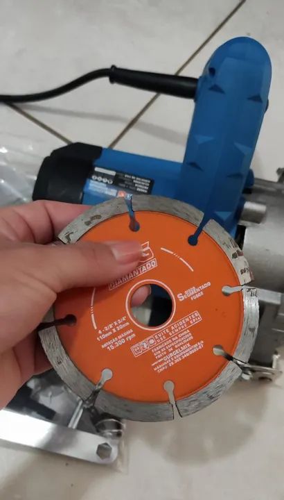 Serra Mármore 1300w 4.3/8 220v Com Kit De Refrigeração - Foto 2