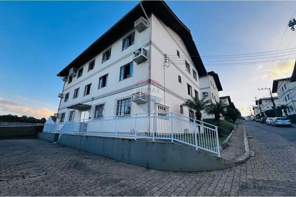 Apartamento 3 dormitórios no Água Verde