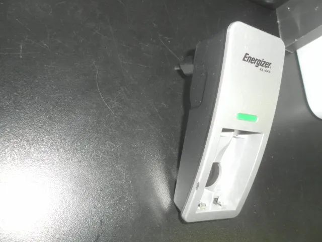 Cargador Energizer AA - AAA (USADO) - Foto 2