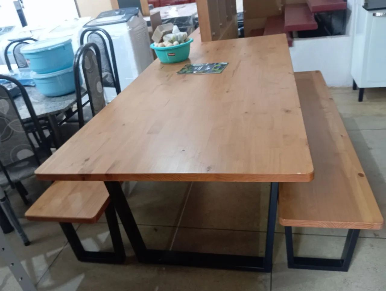 Mesa nova de madeira 