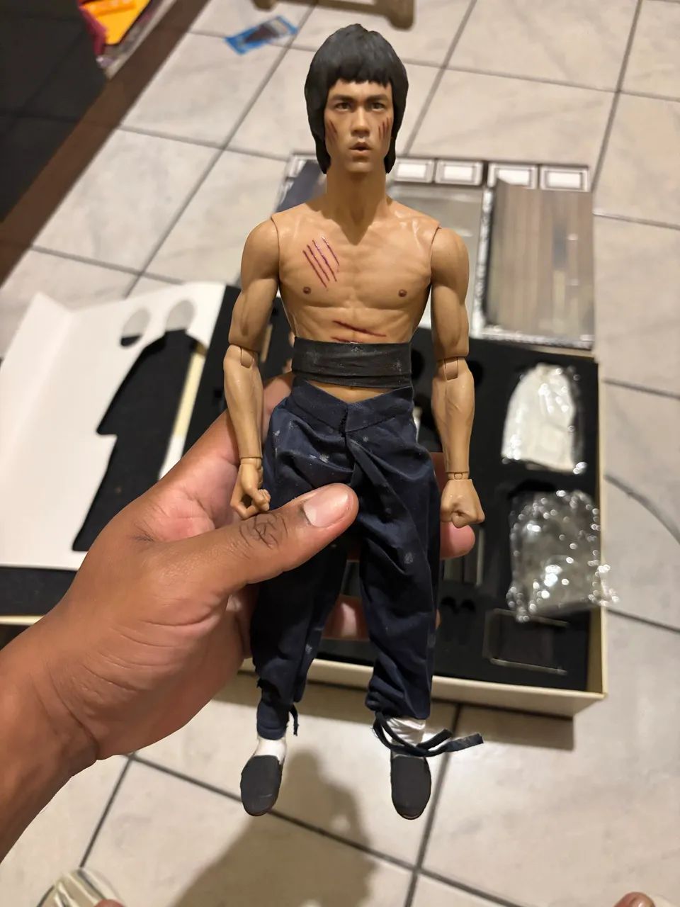 Bruce Lee - Enter The Dragon - Escala 1/6 - Foto 4