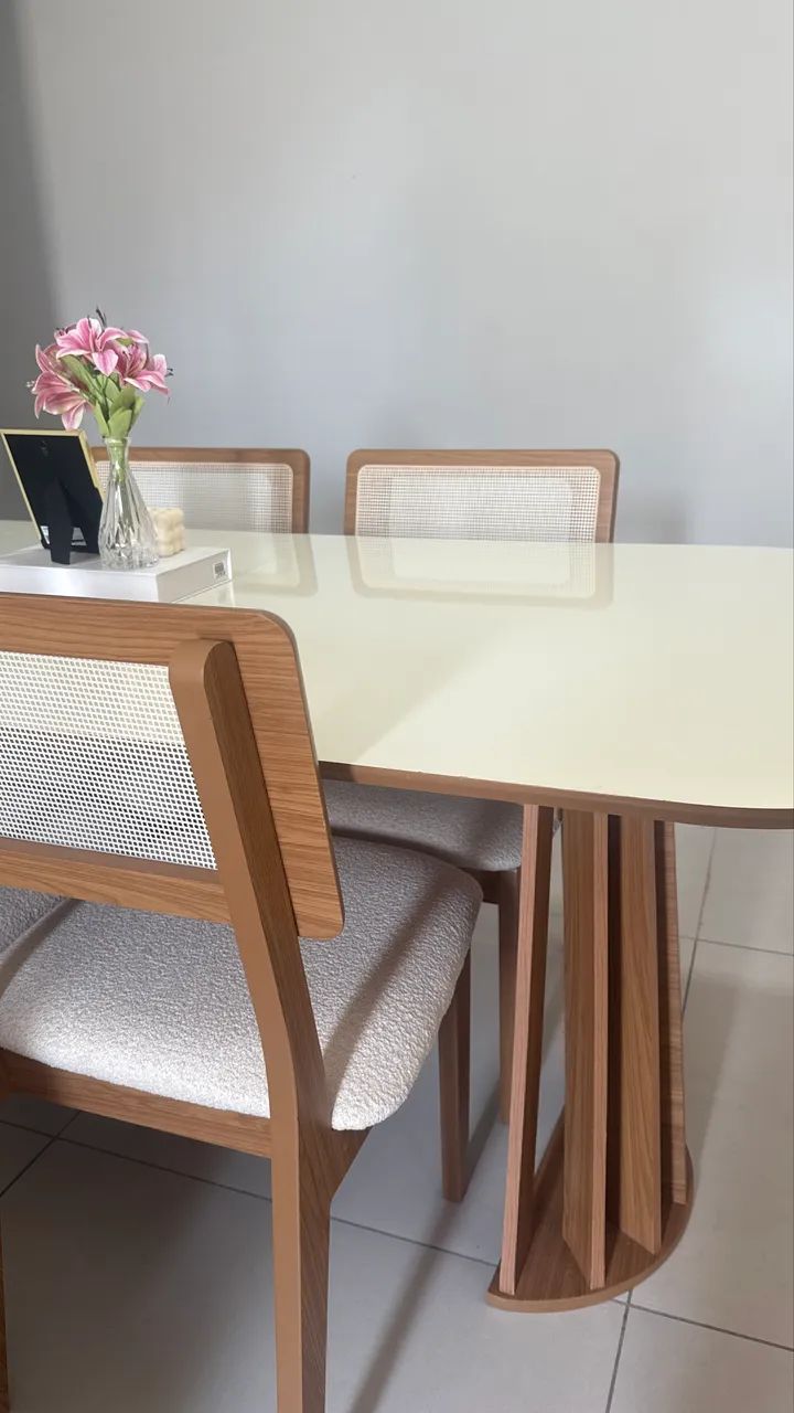 Mesa 4/6 cadeiras 