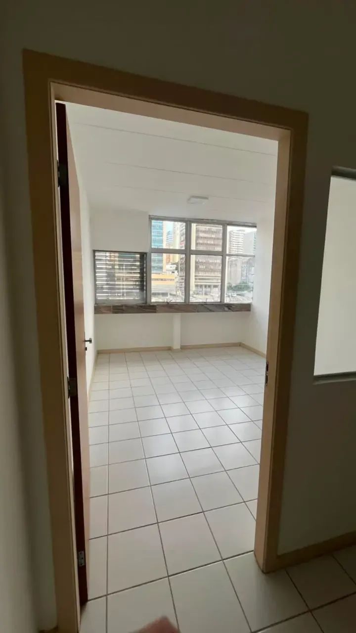 Sala comercial de 35m² para alugar no Edf. Max Center - Foto 2