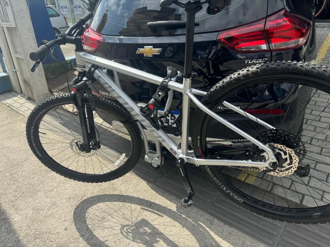 Venda de Bicicleta Specialized Rockhopper Expert - Ótimo Estado! - Foto 2