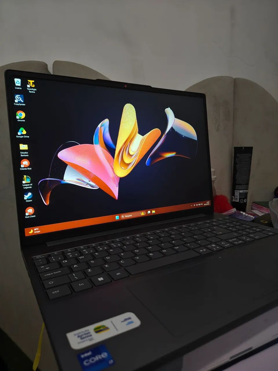 Notebook Lenovo i7 8g RAM 512 SSD 
