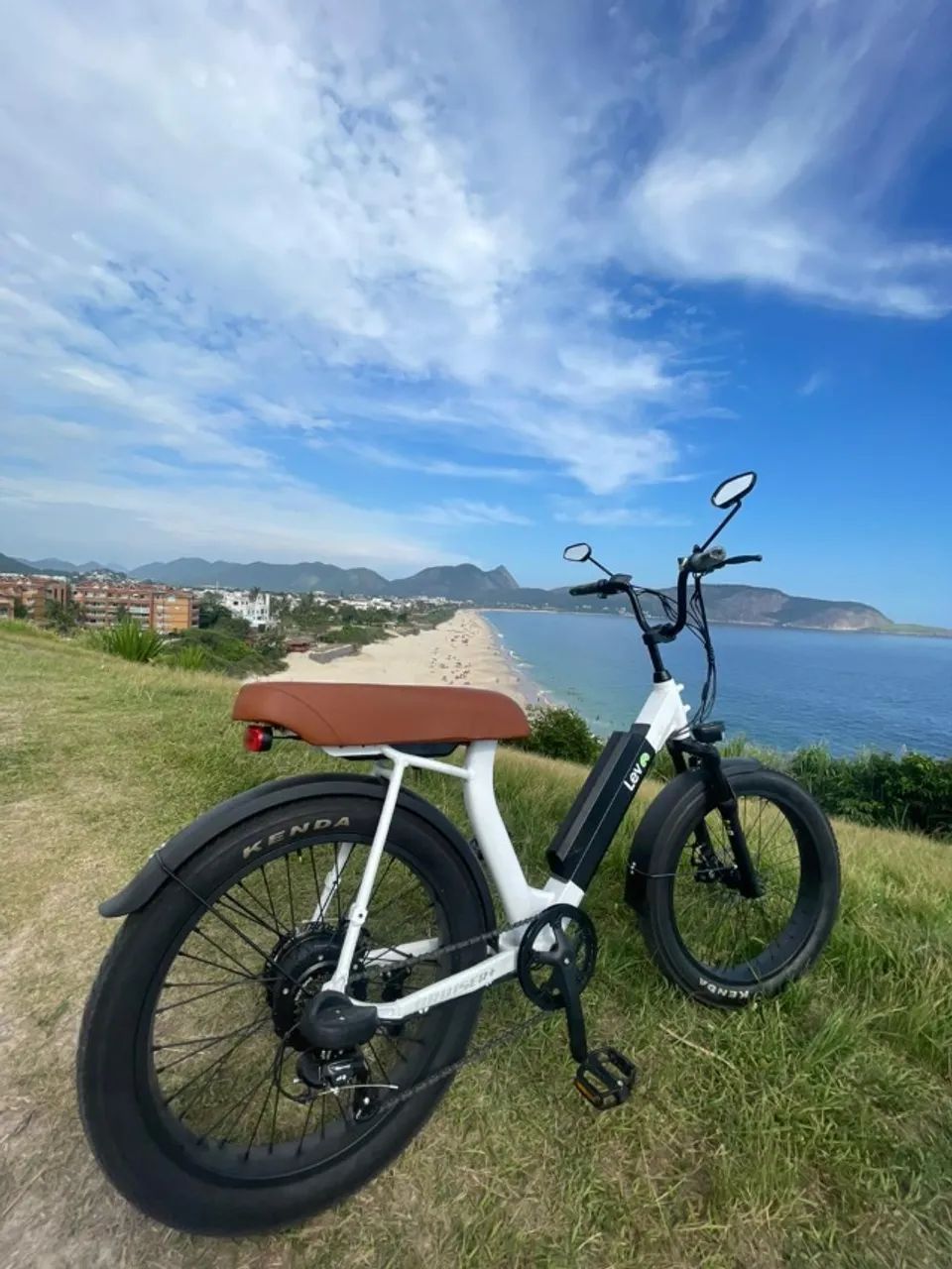 bike semi nova LEV