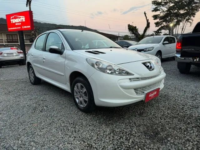 Peugeot 207 207 Active 1.4 Flex 8V 5p 2014