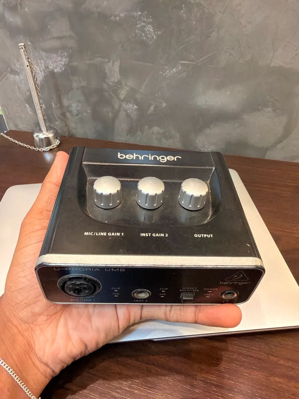 Interface de áudio Behringer U-Phoria UM2 - Foto 2