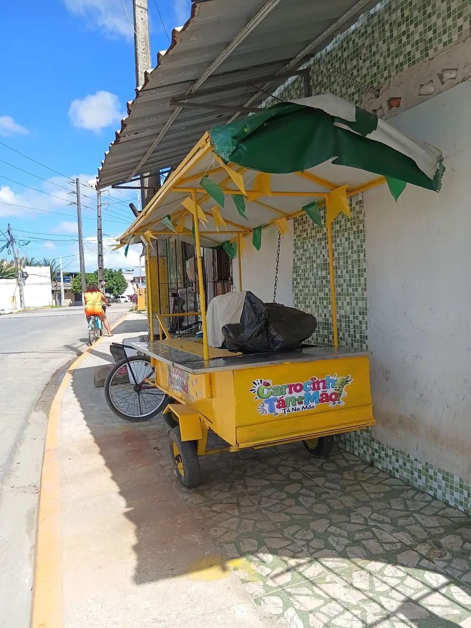 VENDO CARROCINHA DE CALDO DE CANA A GASOLINA 5 MIL - Foto 2