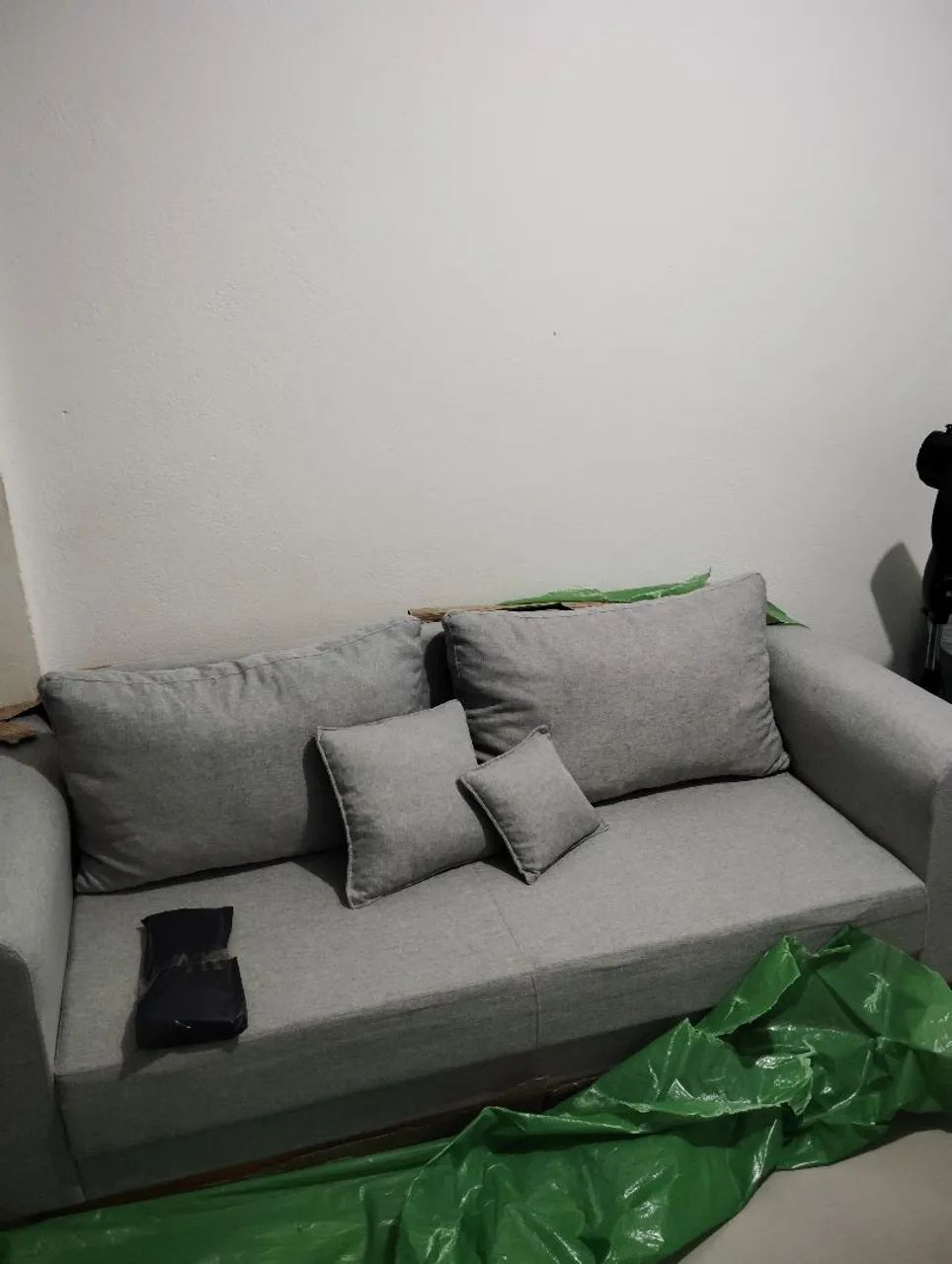 Vendo sofá de 3 lugares novo - Foto 3