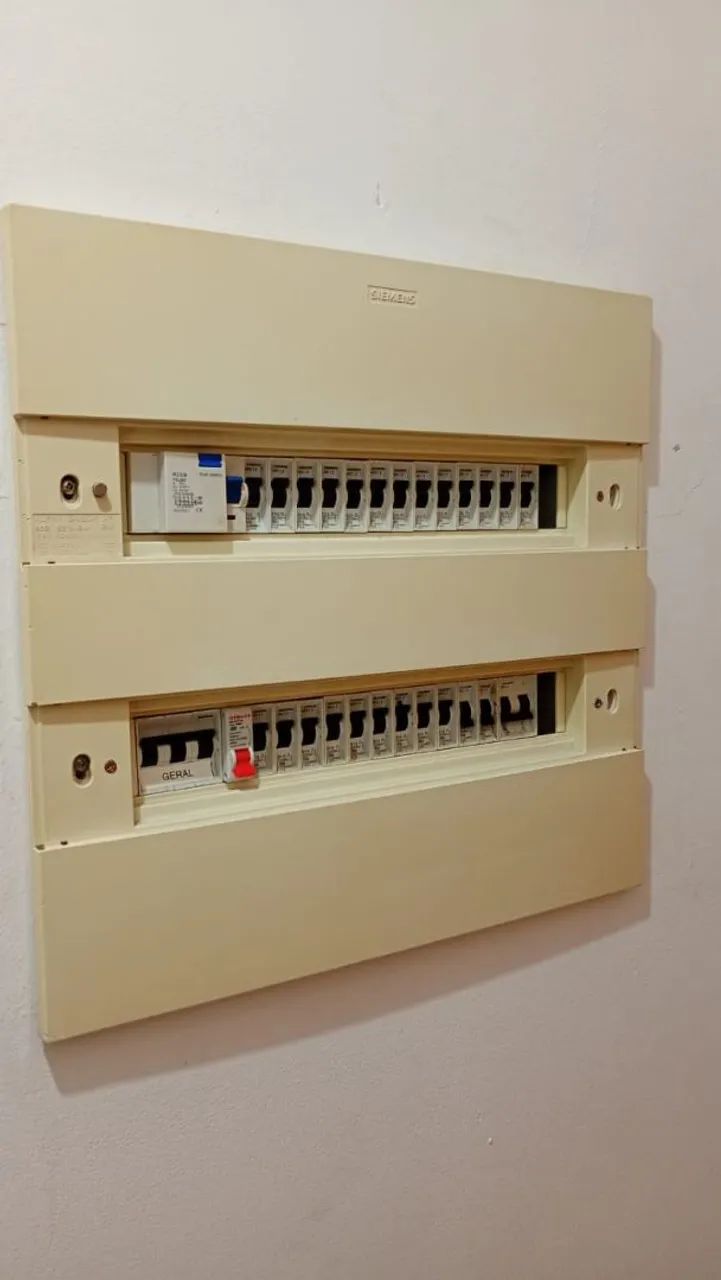 instalação e reparo de quadros elétricos 