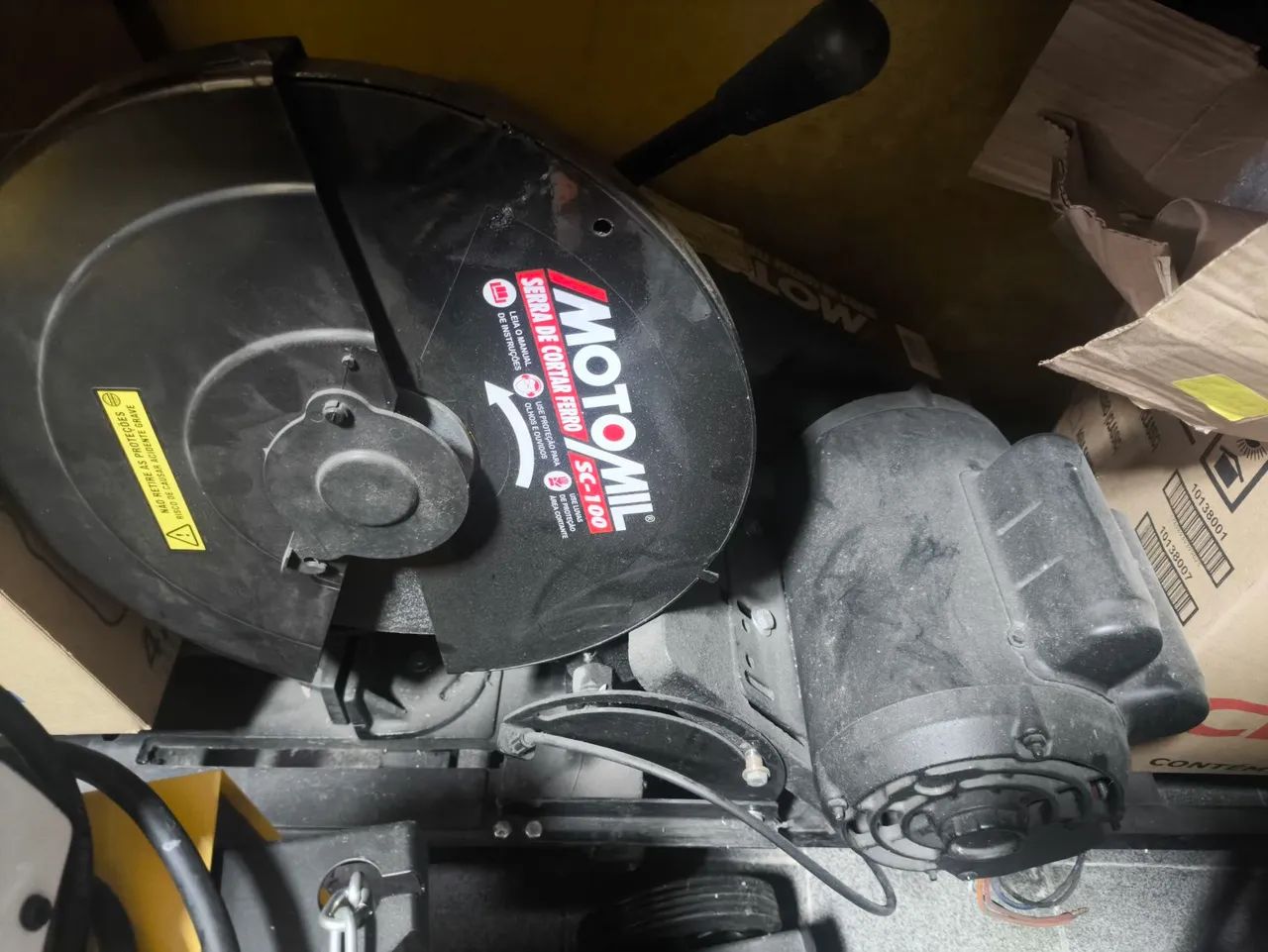 Vendo 1 compressor e 1 policorte 