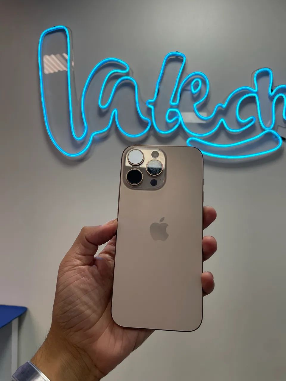 iPhone 16 Pro Max 256GB  - Foto 2