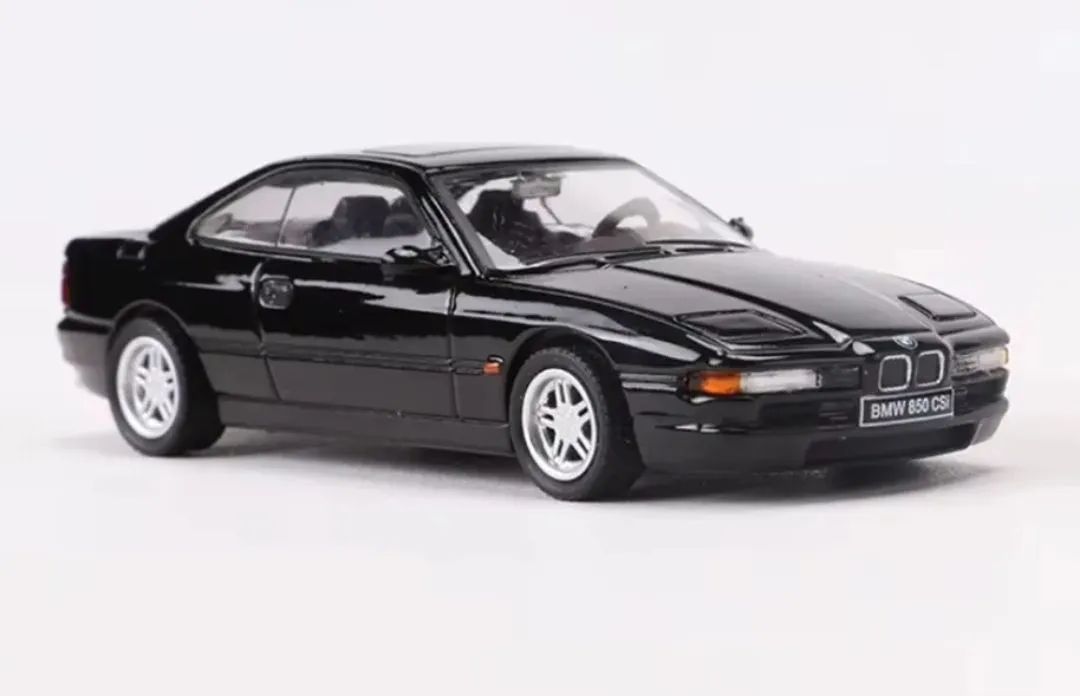 Miniatura BMW 850 CSI DCT 1/64