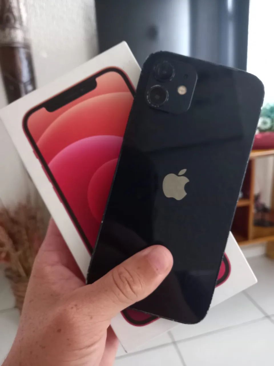 Vendo ou troco IPhone 12 64GB na caixa