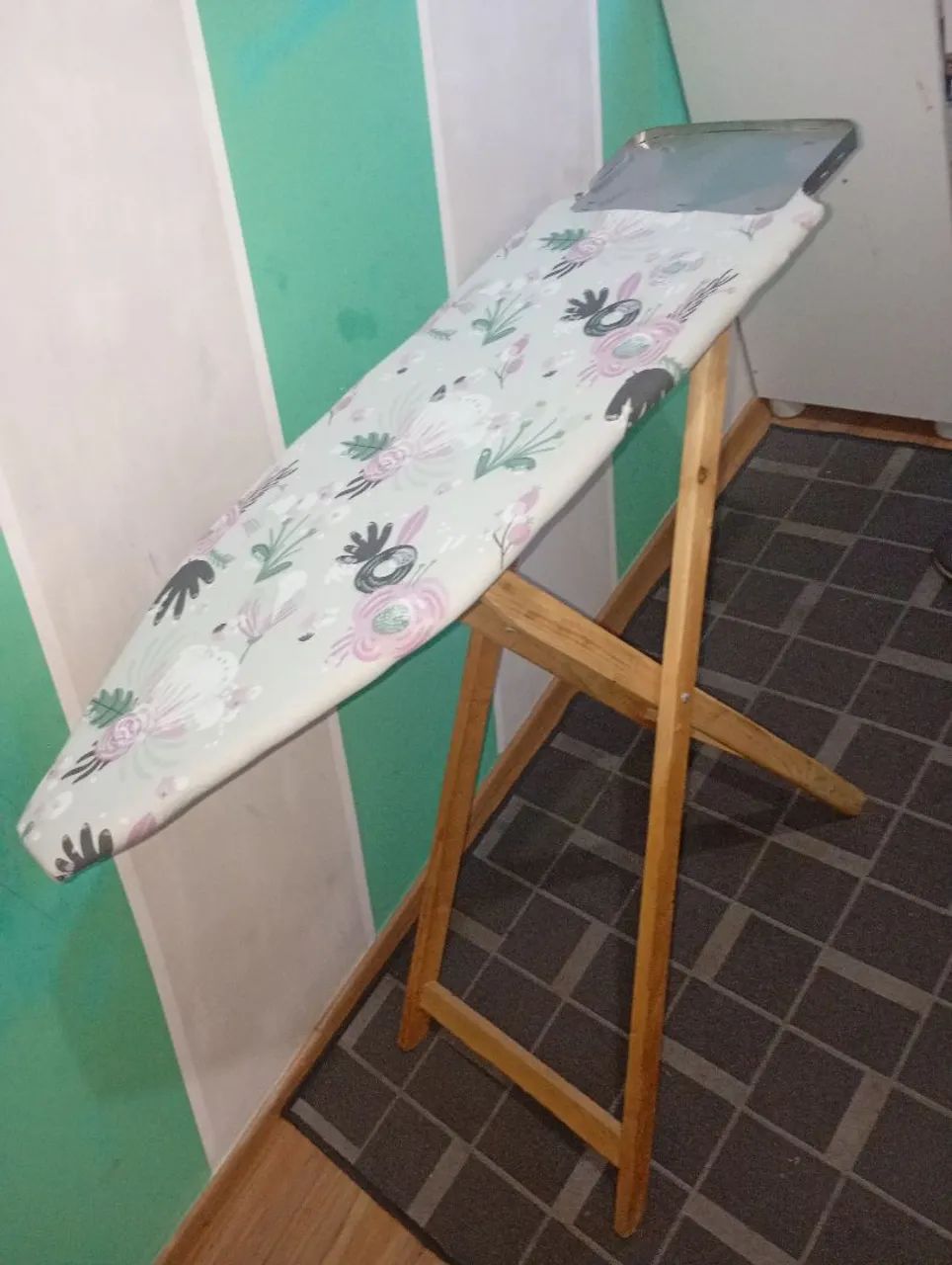 Mesa e tábua de passar o roupa  - Foto 2