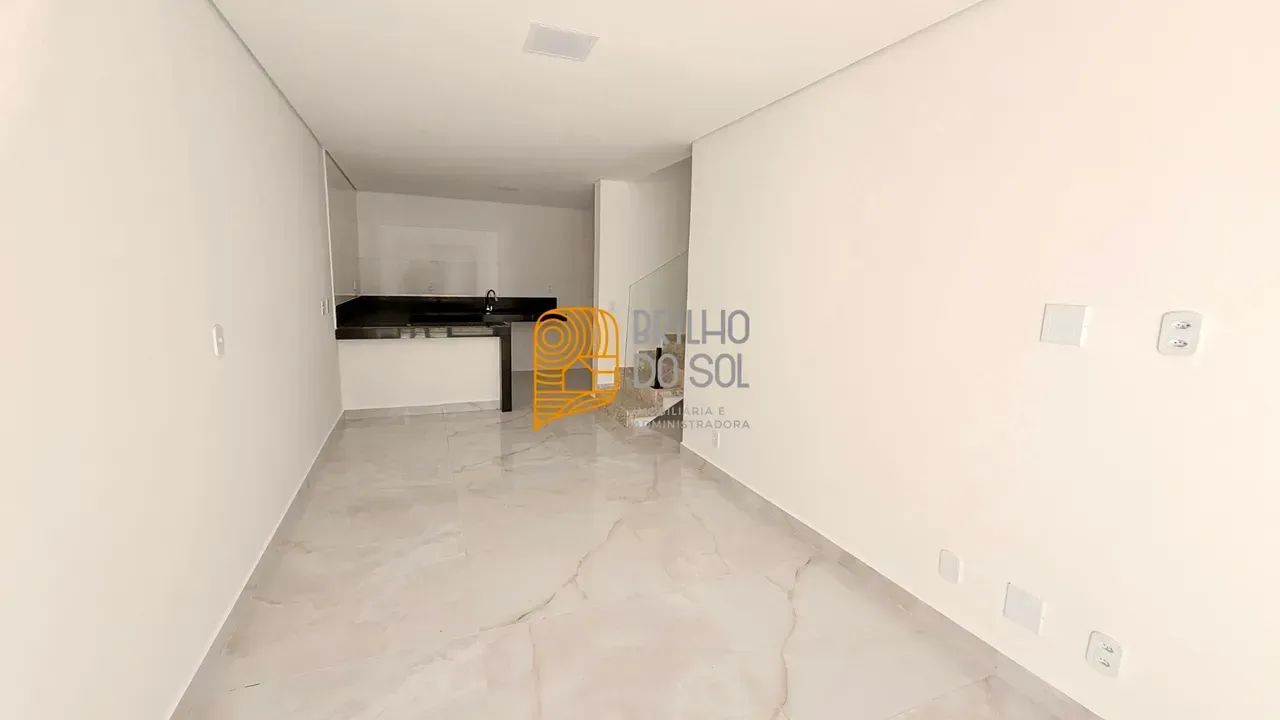 Duplex com 3 Quartos, 2 Suítes, Ampla Área Privativa e Excelente Iluminação Natural