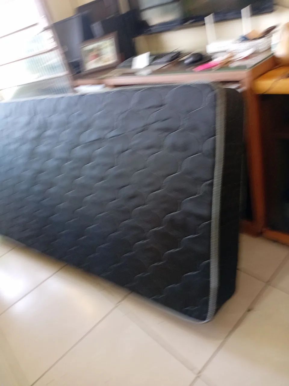 BASSE BOX SOLTEIRO CONSERVADA