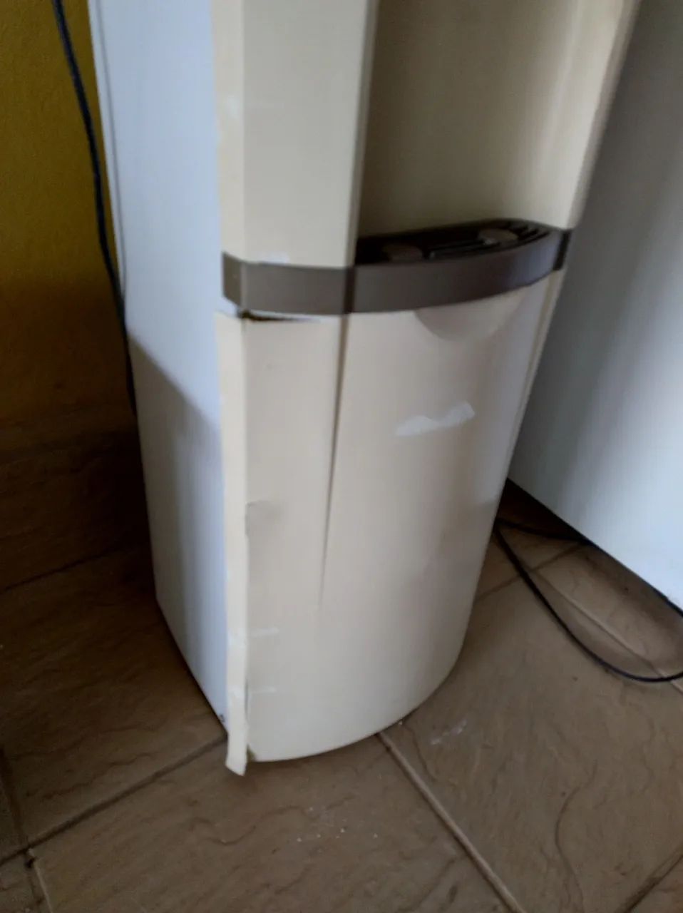 Bebedouro de coluna Esmaltec 