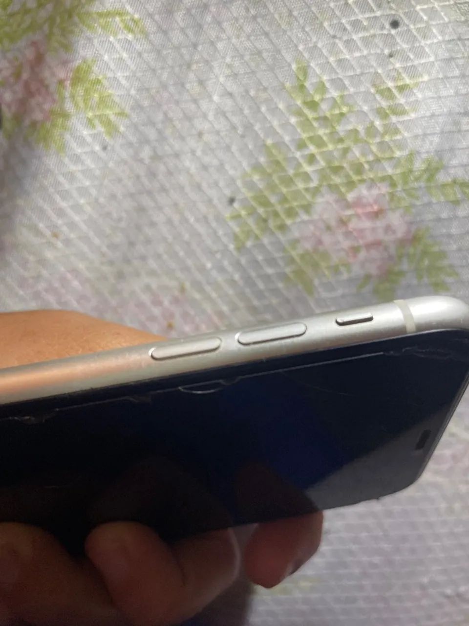 iPhone 11 branco usado 64 g - Foto 4